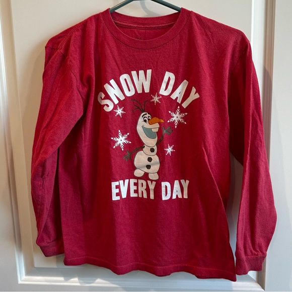 2-shirts Disney Frozen Olaf "Snow Day Everyday" T-shirt bundle for holidays - Picture 2 of 9